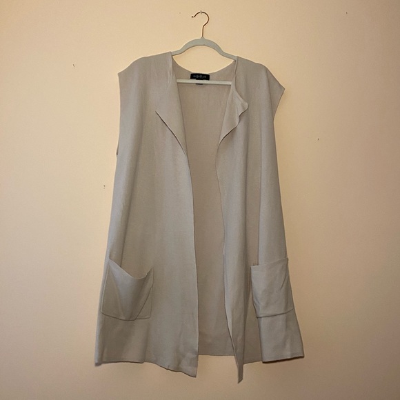 august silk Sweaters - Women’s Sleeveless Cardigan | M | Cream